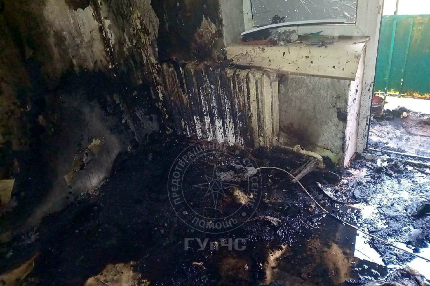 Серьёзный пожар в квартире Днестровска: спасатели предотвратили распространение огня